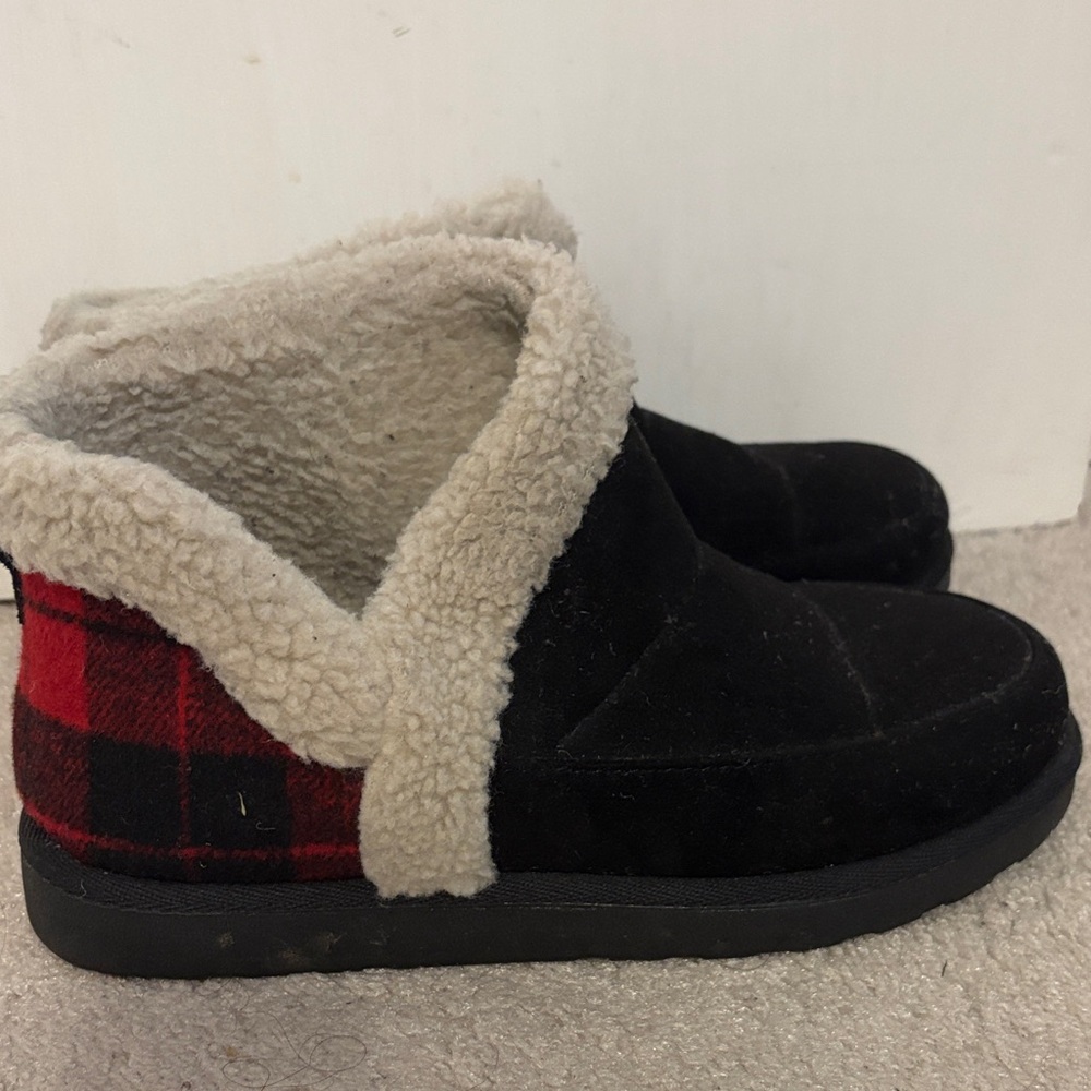Cozy Black and Red Plaid Kids Shoes - Picture 4 of 4